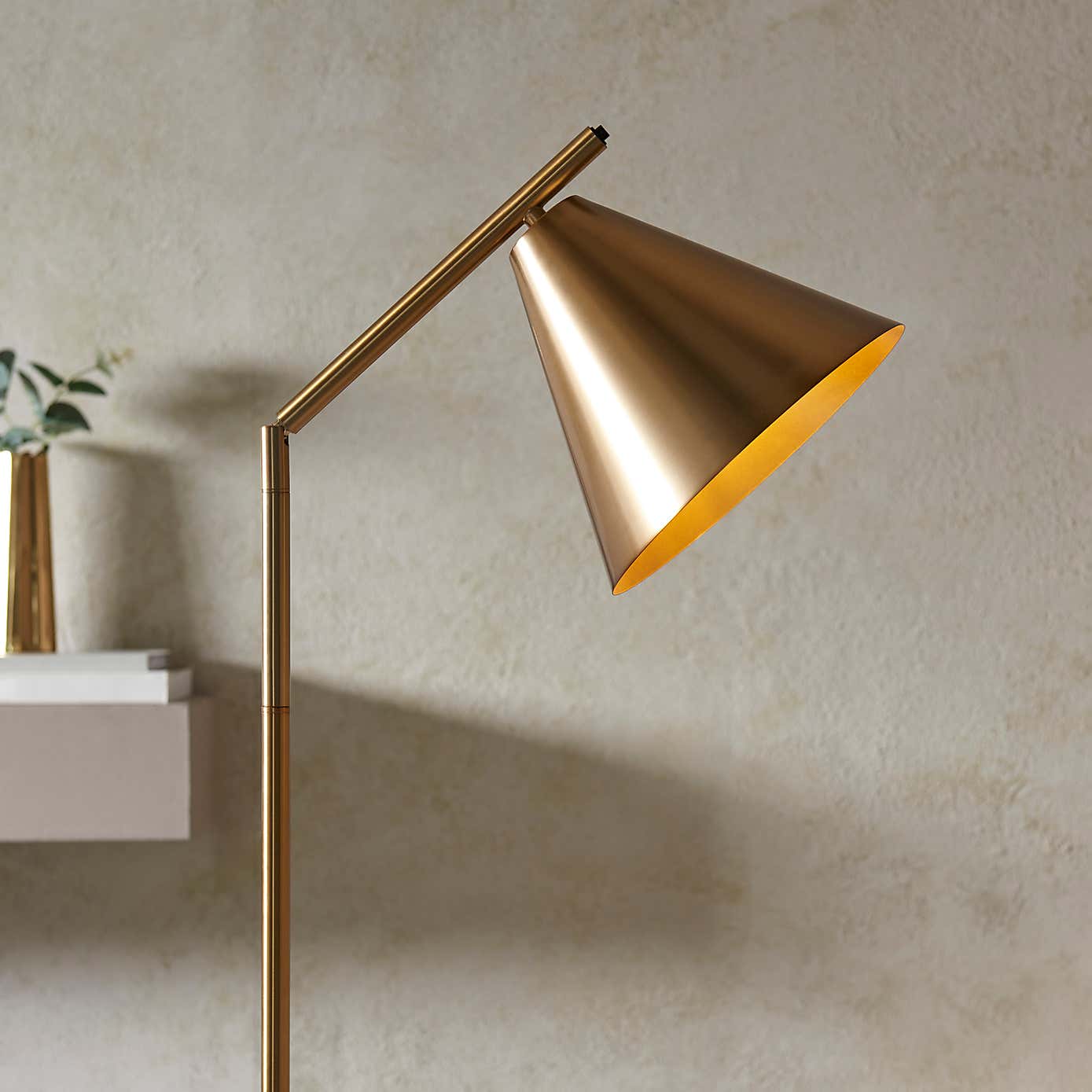 Vogue Catco Industrial Adjustable Floor Lamp