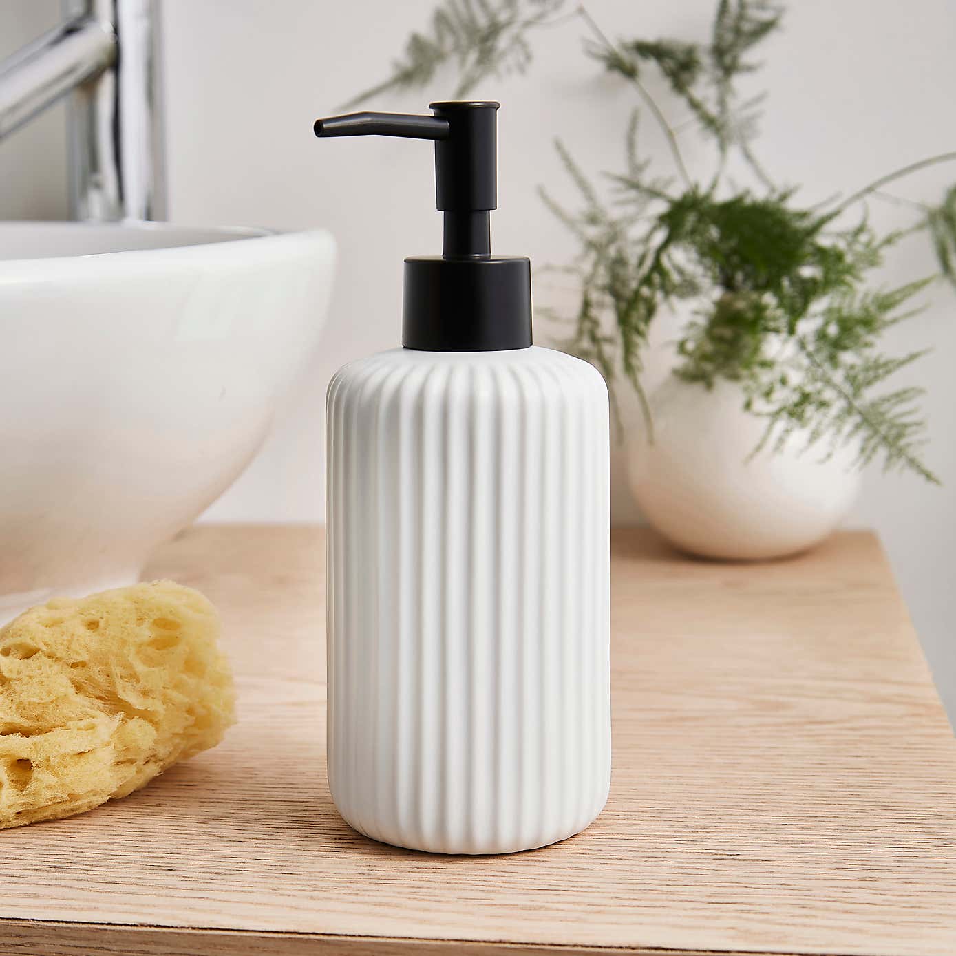 Ribbed Lotion Dispenser