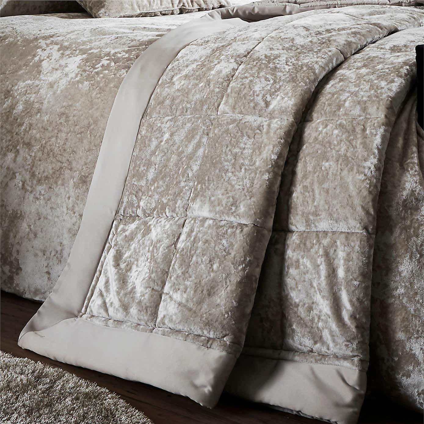 Catherine Lansfield Blush Crushed Velvet Bedspread