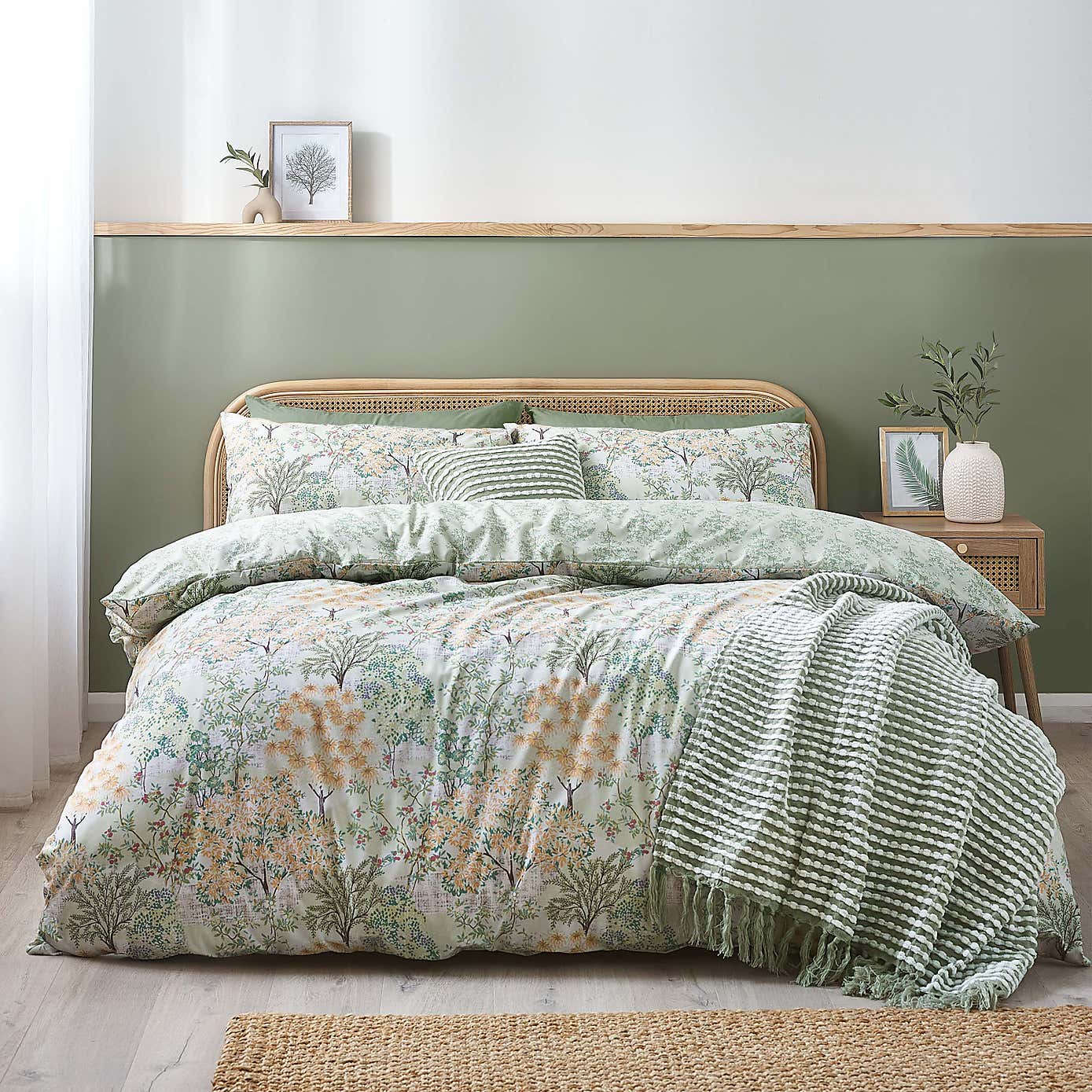 Catherine Lansfield Forest Bloom Reversible Duvet Cover & Pillowcase Set