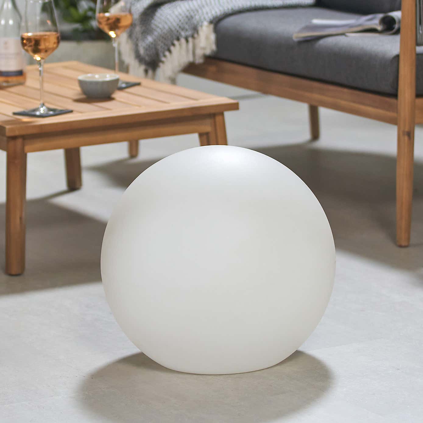 Campanula Rechargable LED Outdoor Ball Lamp with Remote Control