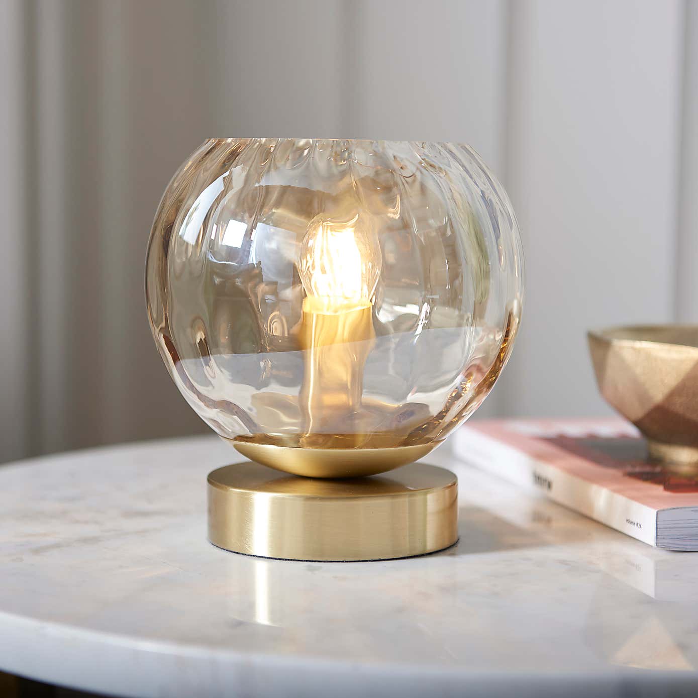 Vogue Arkoma Glass Table Lamp