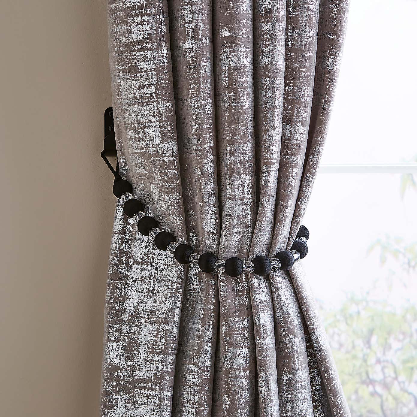 Opulence Black Crystal Tieback