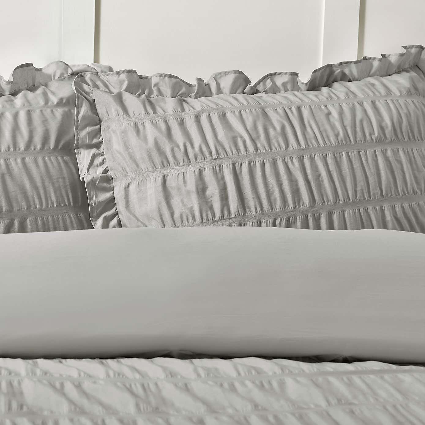 Catherine Lansfield Seersucker Frill Duvet Cover & Pillowcase Set