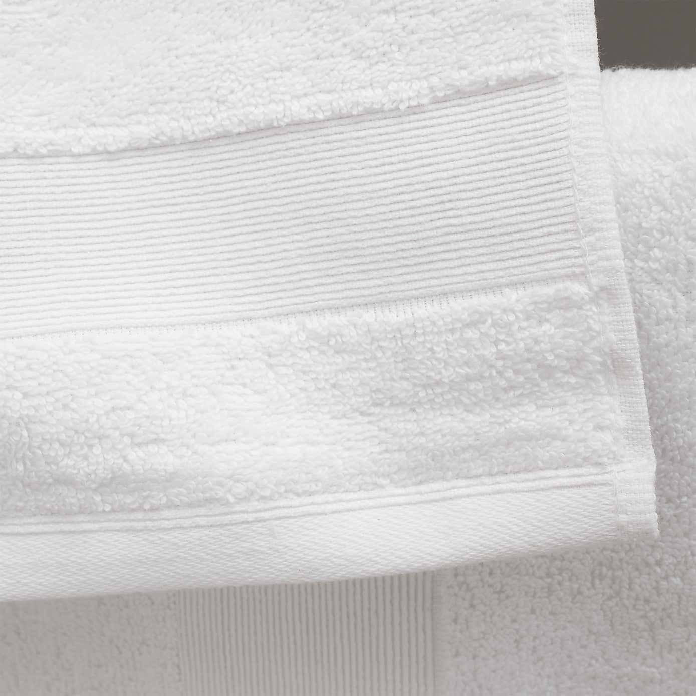 Set of 2 Catherine Lansfield Anti Bacterial Bath Sheets