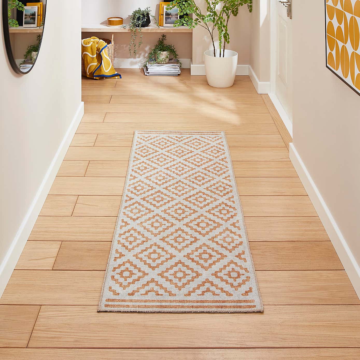 Coral Diamond Runner