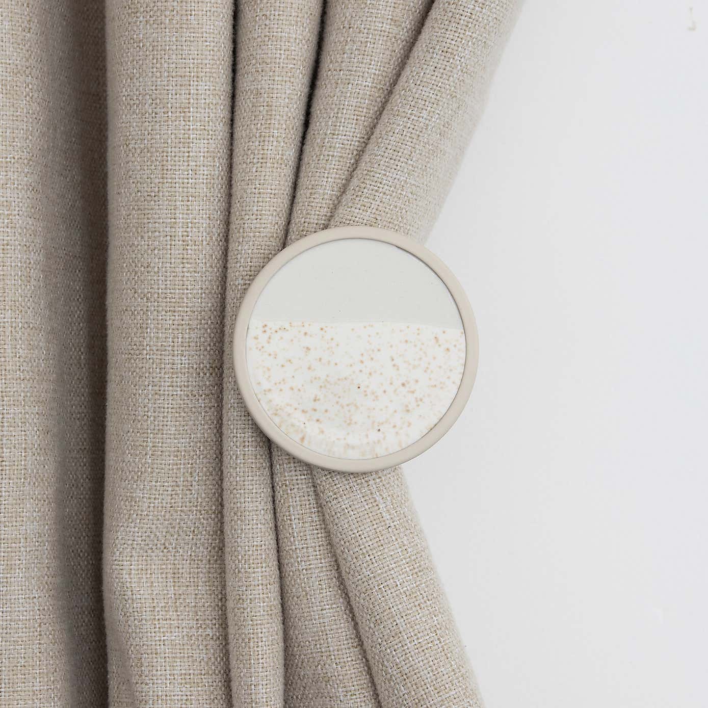Reactive Glaze Curtain Hook