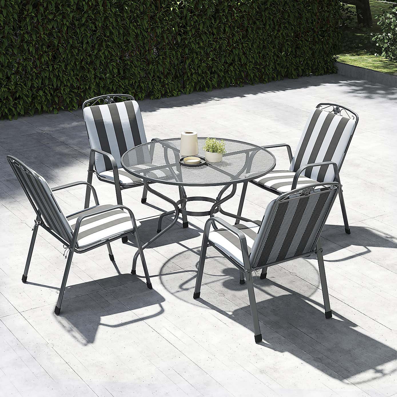 Pacific Lifestyle Elegance Round 4 Seater Dining Set with Cushions