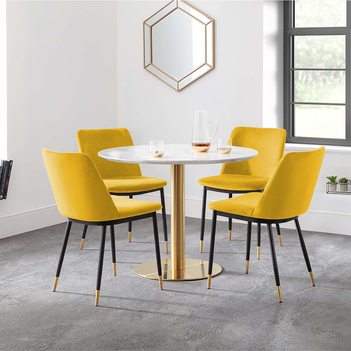 Palermo Round Pedestal Dining Table