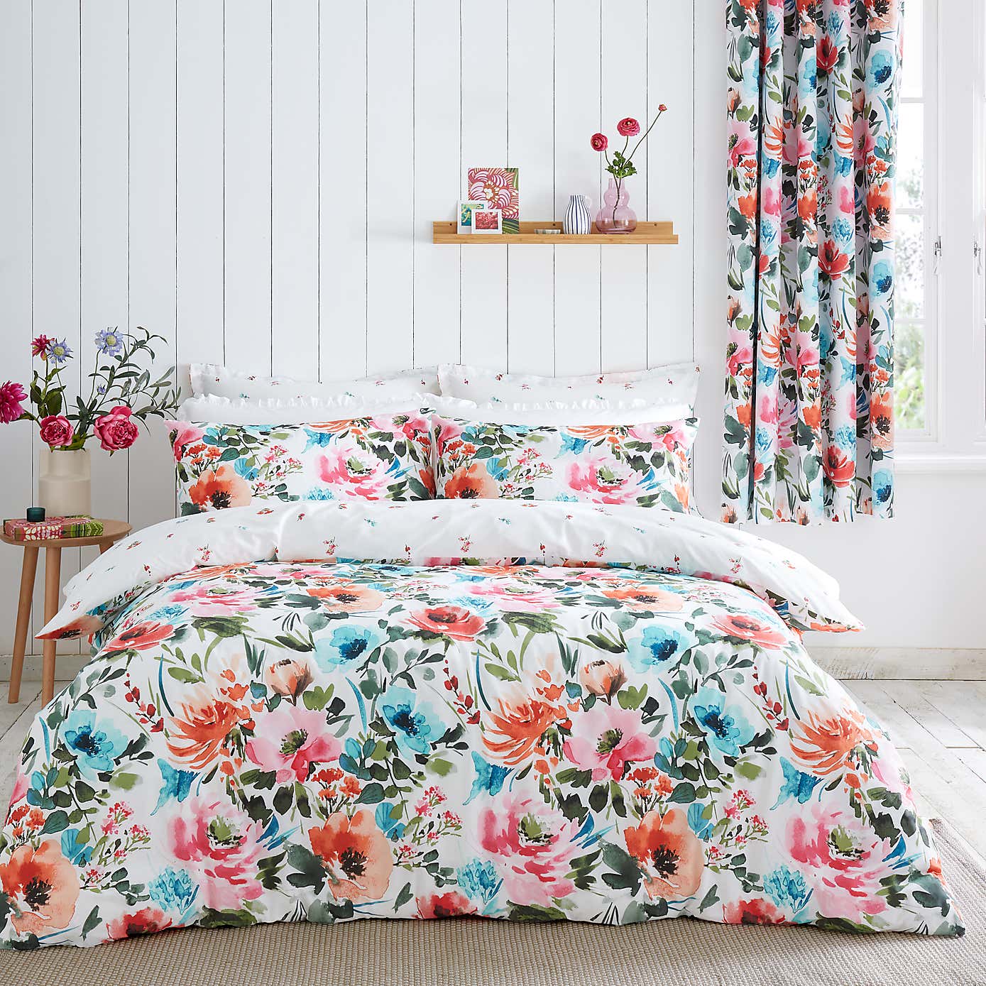 Malin Summer Blooms Multicoloured Duvet Cover and Pillowcase Set