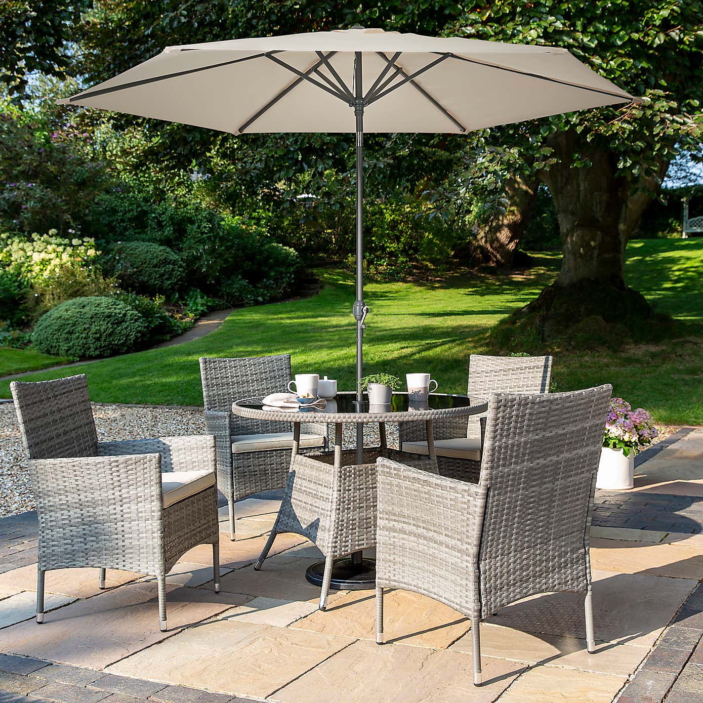 2.7m Cream Crank Parasol