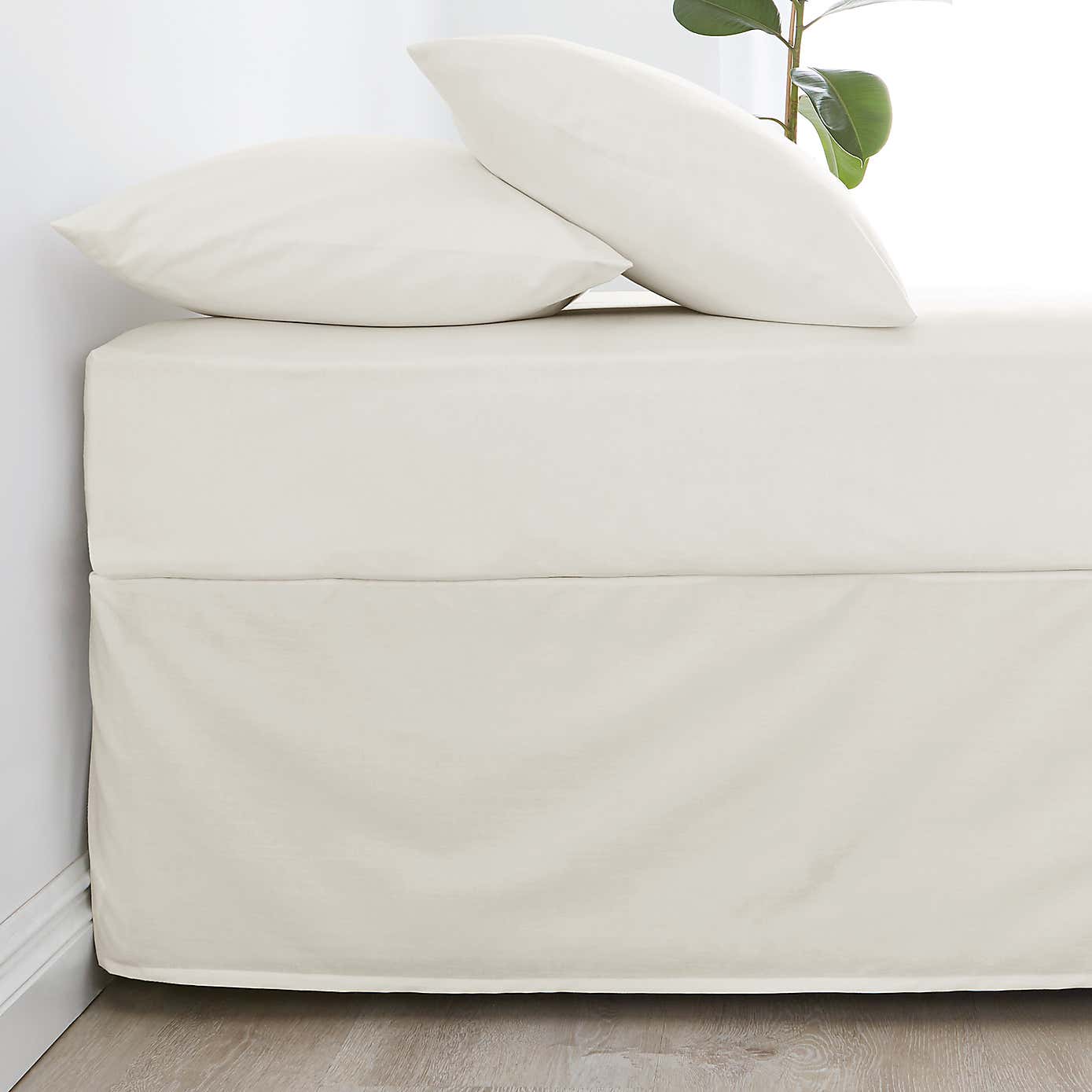 Non Iron Plain Dye Ivory Divan Trim