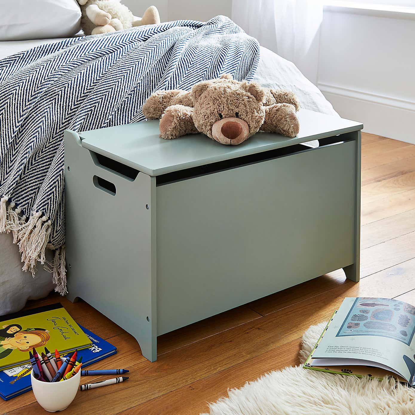 White Toy Box