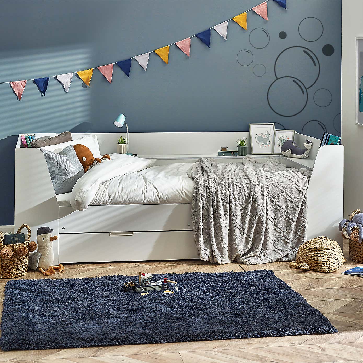 Cyclone Daybed
