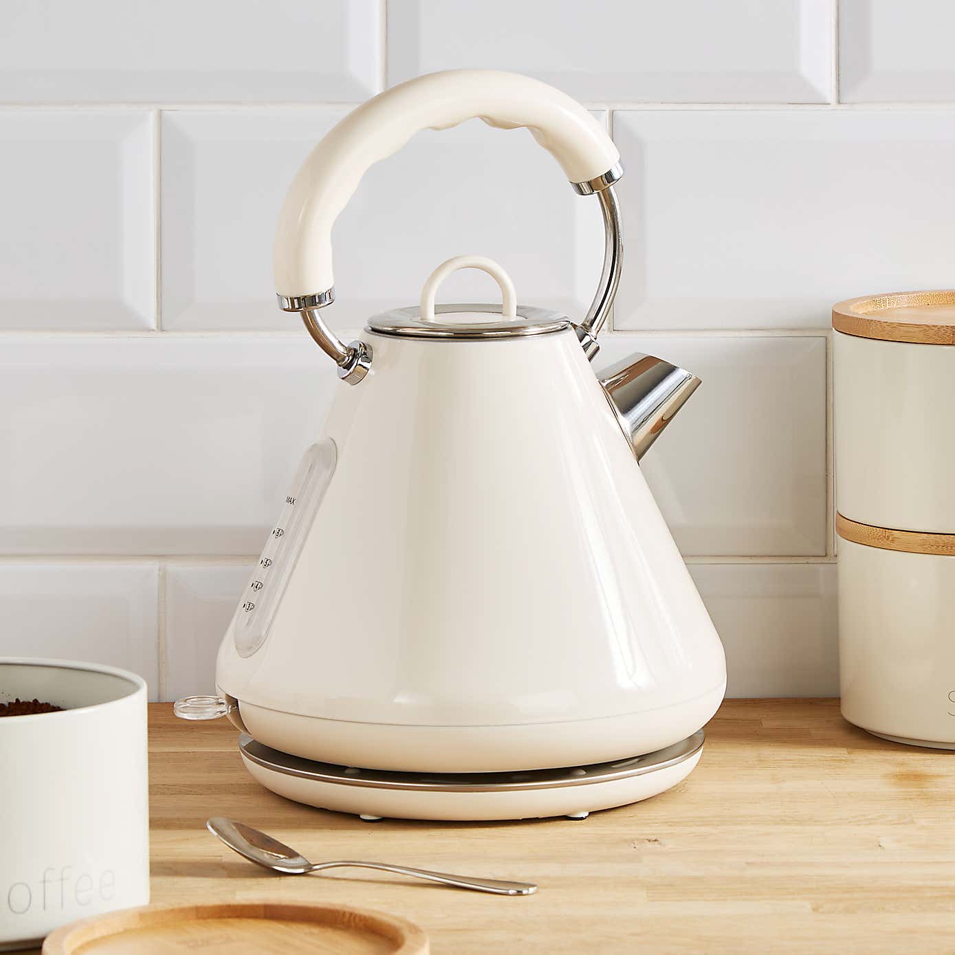 Spectrum Cream Kettle 1.7L