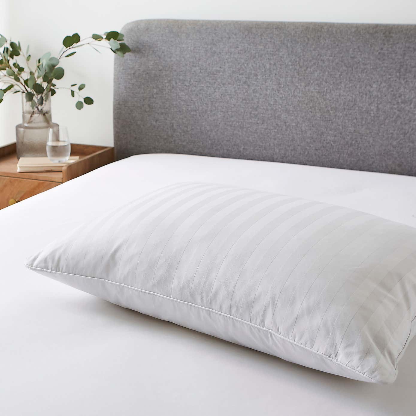 Hotel Luxury Cotton Duck Feather and Down Firm-Support Pillow