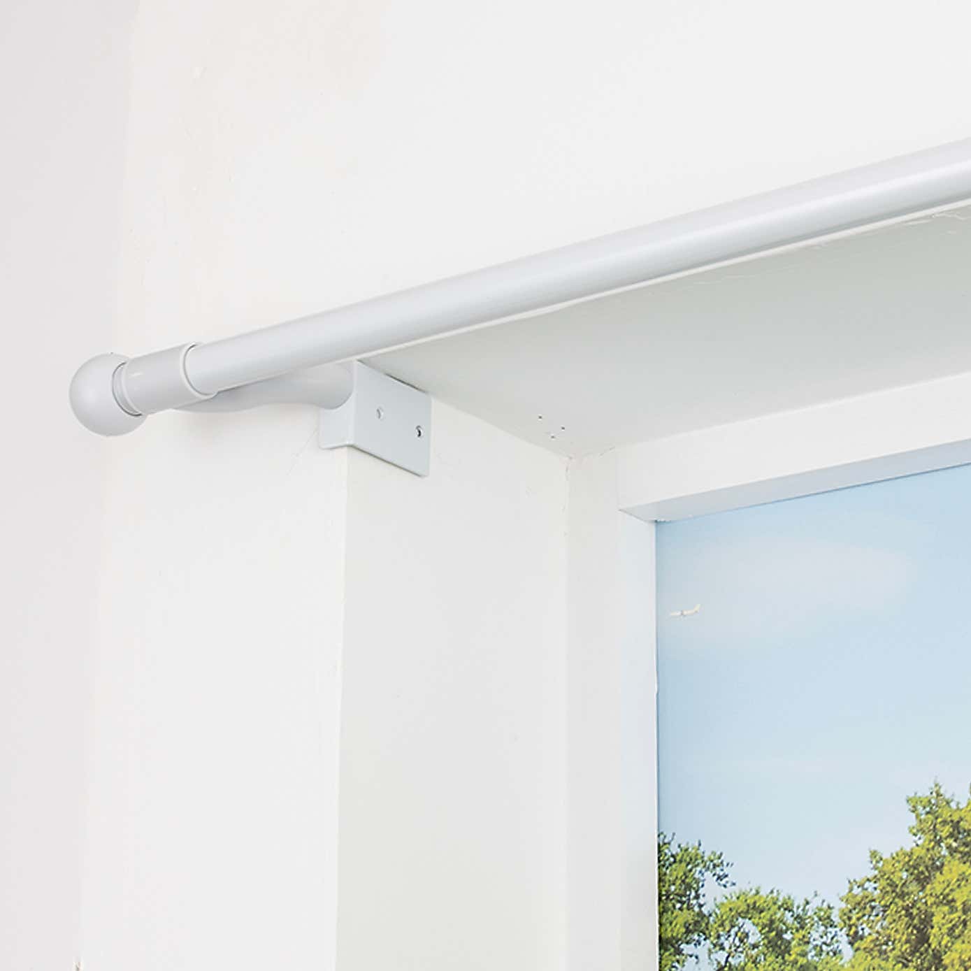 No Drills Extendable Eyelet Curtain Pole