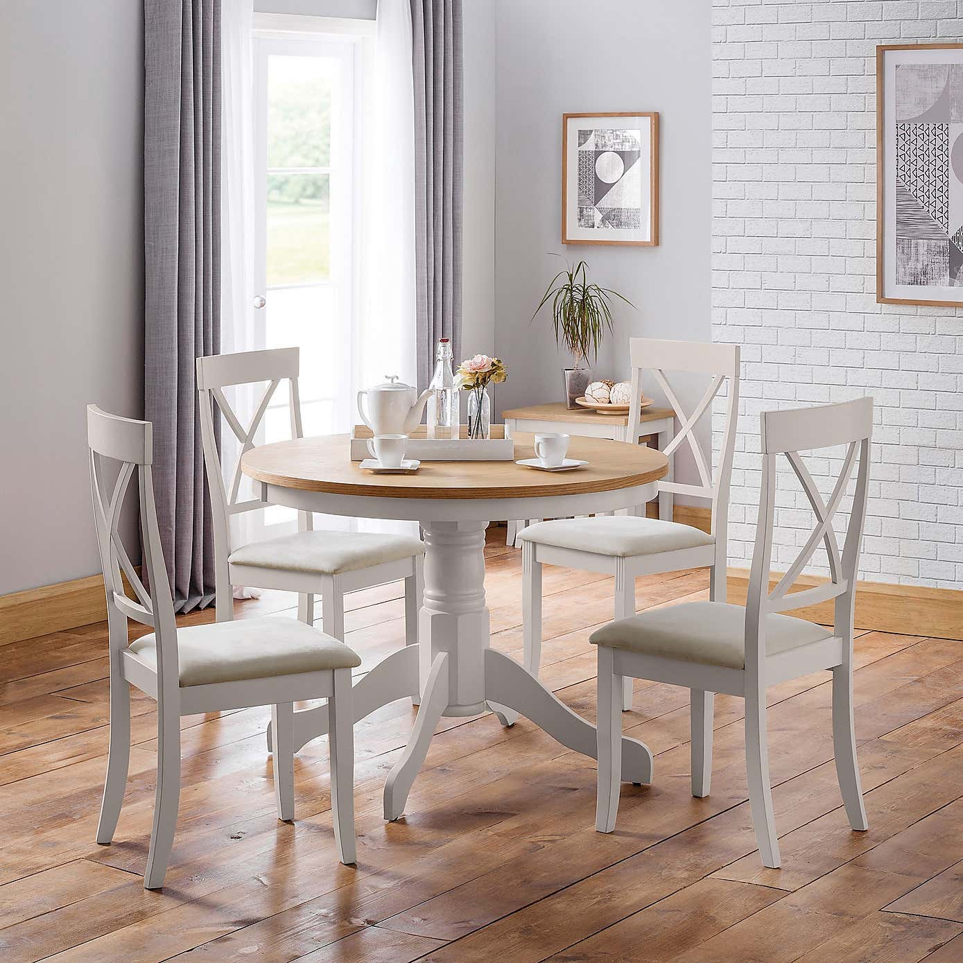 Davenport Round Pedestal Table