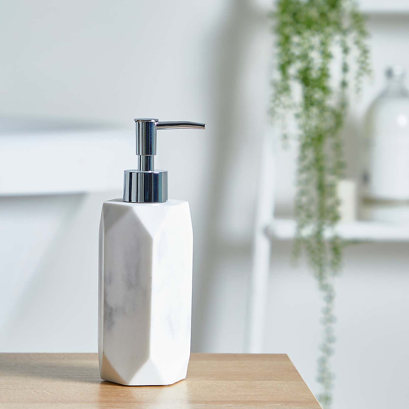 Marble Effect Resin Lotion Dispenser